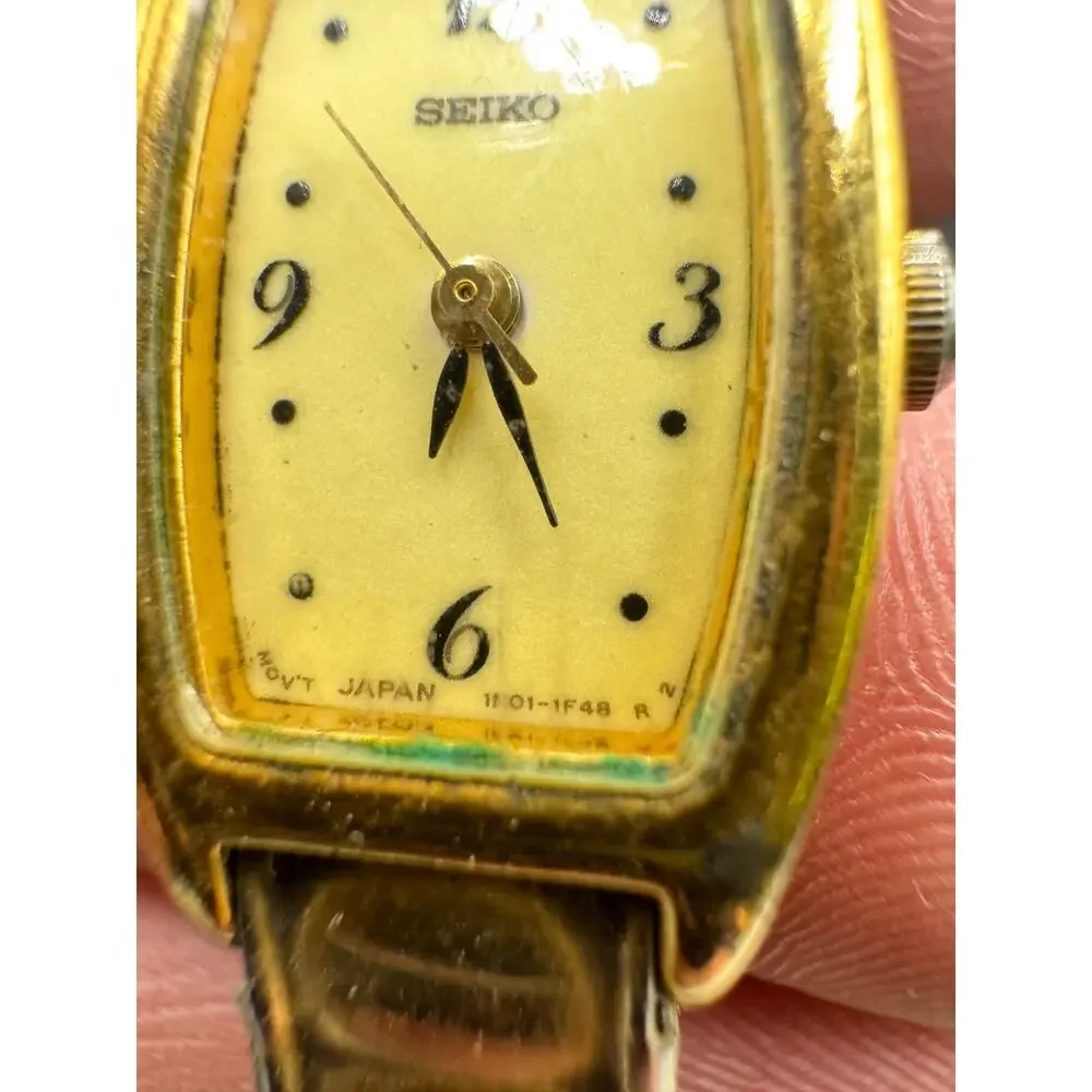 Vtg Seiko Watch Women 16mm Cream Dial Gold Tone Rectangle 1N01-5B79 Stretch Band